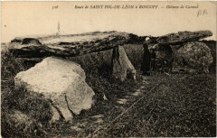 Route de St-Pol-de-Leon a Roscoff - Dolmen de Caravel à Roscoff