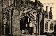 Dol-de Breagne - La Cathédrale - Porche et Magloire... -
													29 Finistère
												