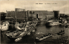 Brest - Le Chateau - vu du Port à Brest