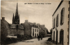 Kerloz - La Sortie du Bourg - Le Clocher