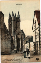 Finistere - Quimperle - Place Parmantier et l'Eglise St-Michel à Quimperlé
