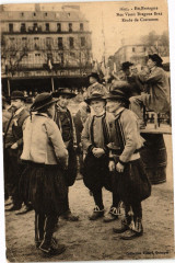 En Bretagne Nos Vieux Bragous Braz Etude de Costumes -
													29 Finistère
												