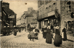 Guingamp - Entrée de la Rue N.-D. à Guingamp