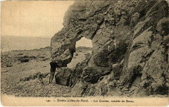 Etables - Les Grottes