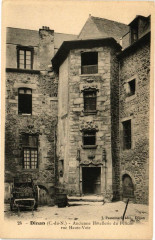 Dinan - Ancienne hôtellerie du Pélican rue Haute-Voie à Dinan