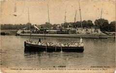 Lorient - Chaloupe des mouvements du port mains venant du Champ à Lorient