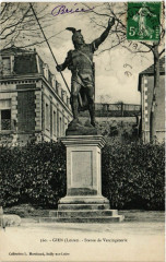 Gien - Statue de Vercingétorix -
																					45500 Gien
																			