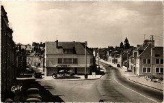 Beaugency La Rue Porte-Dieu et la route nationale à Beaugency