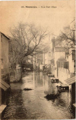 Montargis Rue sur l'eau à Montargis