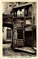 Gien Le Puits a deux Etages à Gien
