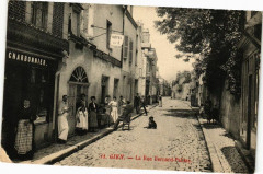 Gien - La Rue Bernard-PALissy à Gien