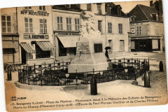 Beaugency - Place du Martroi à Beaugency