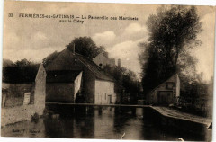 Ferrieres-en-Gatinais-La Passerelle des Martinets sur la Clery