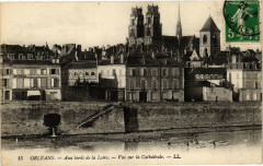 Orleans-Aux bords de la Loire-Vue sur la Cathédrale à Orléans