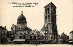 Tours La Basilique Saint-Martin et la Tour Charlemagne à Tours