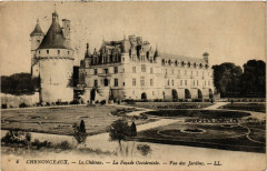 Chenonceau - Le Chateau - La Facade Occidentale - Vue des Jardins