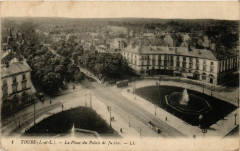 Tours - La Place du Palais de Justice à Tours