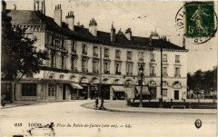 Tours Place du Palais-de-Justice à Tours