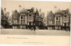 Tours-Vieilles Maisons Place Plumereau à Tours