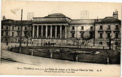 Tours-Le Palais de Justice et le Nouvel Hotel de Ville à Tours