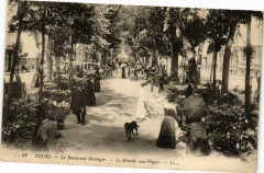 Carte postale ancienne Tours - Le Boulevard Béranger - Le Marché aux Fleurs
                                                                     à Tours
                                