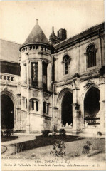 Tours - Cloitre de l'Absalette (la tourelle de l'escalier à Tours