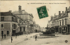 Nogent-le-Rotrou-Hotel de Ville et Rue Charonnerie à Nogent-le-Rotrou