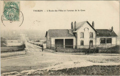 Thiron - L'Ecole des Filles et l'avenue de la Gare -
													28 Eure et Loir
												