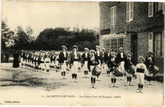 La Motte Beuvron - Les Francs Gars de Sologne - Defile -
													41 Loir et Cher
												
