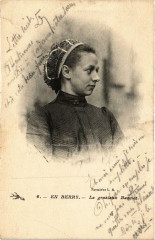 En Berry Le gracieux Bonnet -
													18 Cher
												