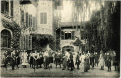 Issoire - Inst. Saint-Louis la cour à Issoire