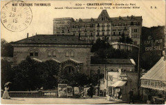 Chatel-Guyon - Entrée du Parc devant l'Etabl. Continental Hotel à Châtel-Guyon