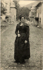 Auvergne - Fileuse et Jeune Paysanne -
													63 Puy de Dôme
												