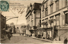 Clermont-Ferrand - Le Theatre et le Puy-de-Dome à Clermont-Ferrand