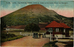 Le Puy-de-Dome et la route allant au Sommet