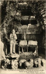 Clermont-Ferrand Interieur de la Grotte petrifiée à Clermont-Ferrand