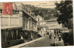 Royat - Le kursaal et l'Eglise à Royat