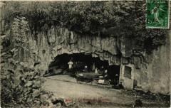 Royat - La Grotte des laveuses à Royat