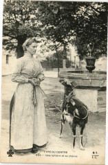 Types du Centre - Une laitiere et sa chevre