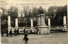 Clermont-Ferrand - Statue de Blaise Pascal à Clermont-Ferrand