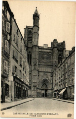 Cathedrale de Clermont-Ferrand - Portail nord à Clermont-Ferrand
