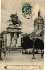 Clermont-Ferrand - Statue de Vercingetorix et l'Avenue de Royat à Clermont-Ferrand