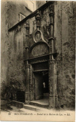 Montferrand - Portrail de la Maison du Lys