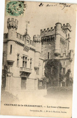 Chateau de GRANGEfort - La Cour d'Honneur -
													63 Puy de Dôme
												