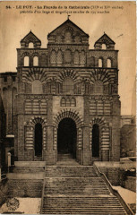 Le Puy - La Facade de la Cathedrale (Xii et Xv siecles)-precedee... -
													43 Haute Loire
												