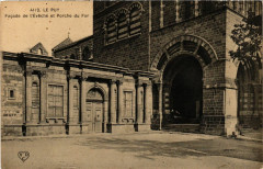 Le Puy - Facade de l'eveche et Porche du For