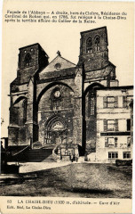 Facade de l'Abbaye - A deoite hors du Cloiture Residence du