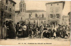 V.M. - Costume du Velay au Marché -
													43 Haute Loire
												