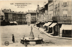 Yssingeaux (Hte-Loire) La Place du Foiral (Alt 829m) à Yssingeaux