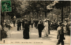 Vichy Sur le Vieux Parc-La Grande Allée à Vichy